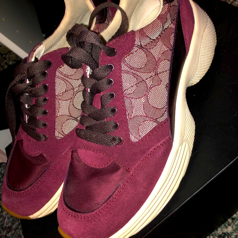 Coach Tech Runner